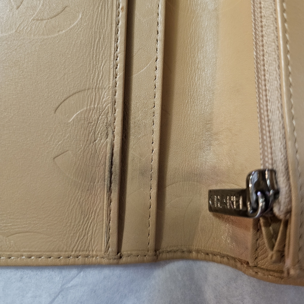 Chanel Cream and Black Cambon Bifold Wallet - Picture 16 of 16